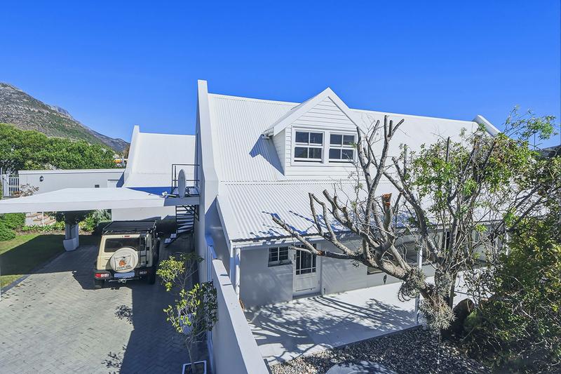 4 Bedroom Property for Sale in Hout Bay Western Cape